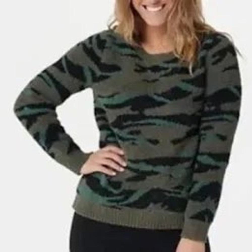 Barefoot Dreams CozyChic Tiger Camo Crewneck Sweater Olive Green BDWCC1756 mm